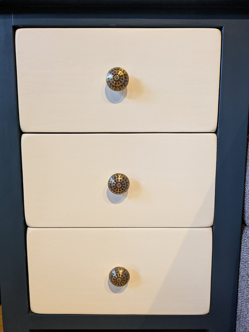 Bedside table