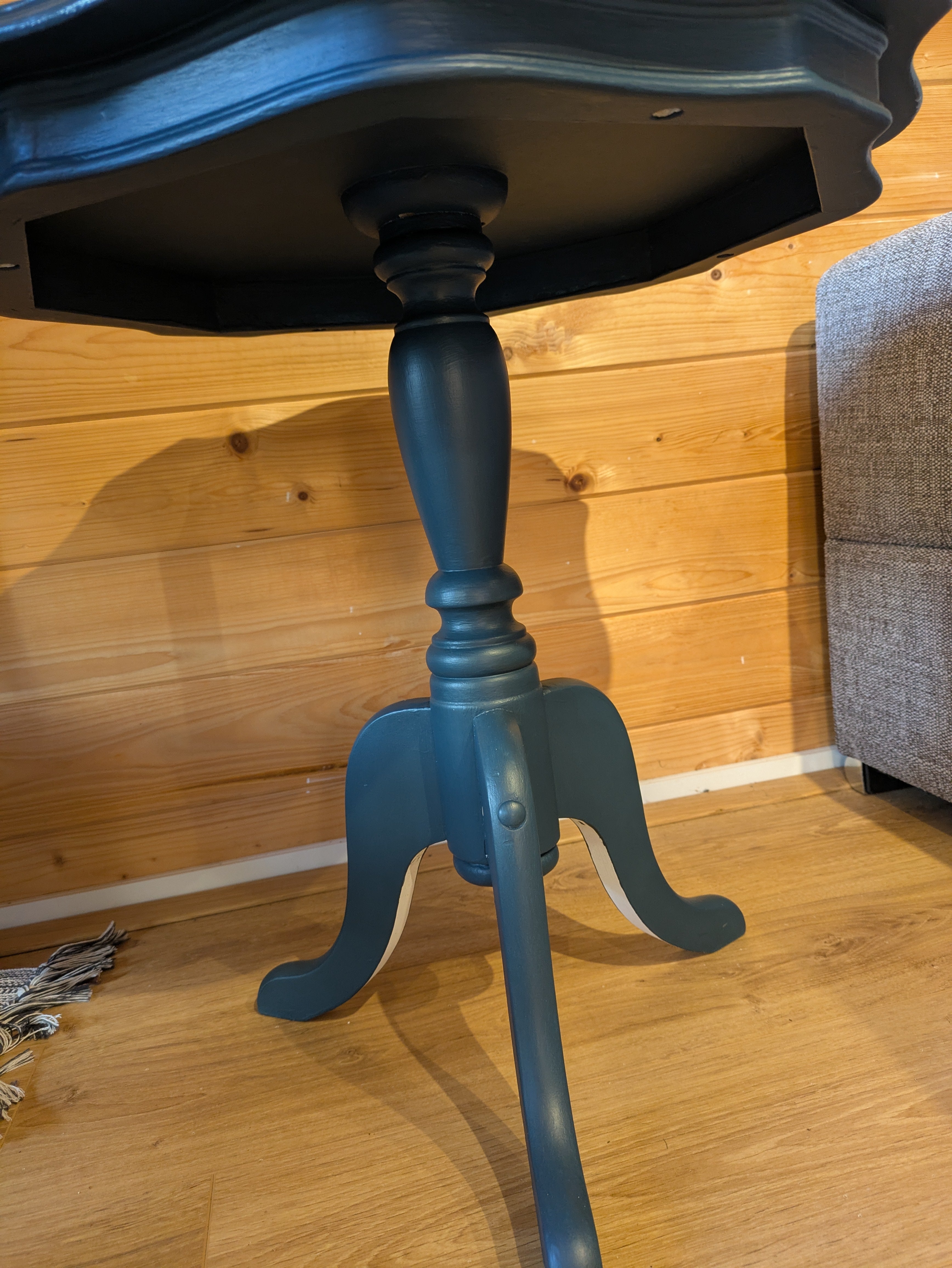 Pie Crust Side Table